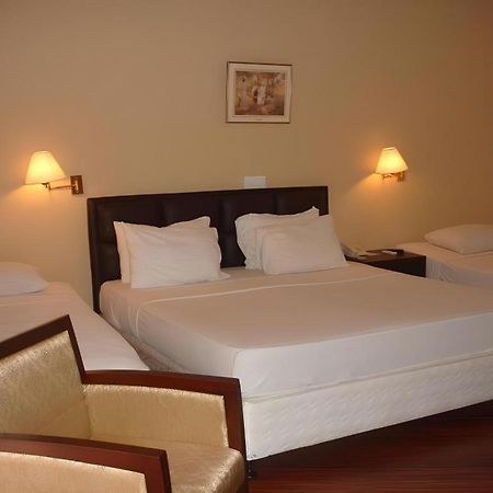 Devon Hotel Kandy Dış mekan fotoğraf