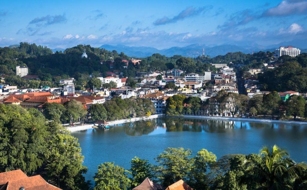Devon Hotel Kandy Dış mekan fotoğraf