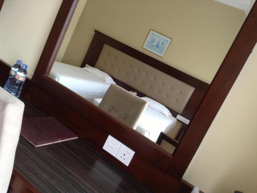 Devon Hotel Kandy Dış mekan fotoğraf