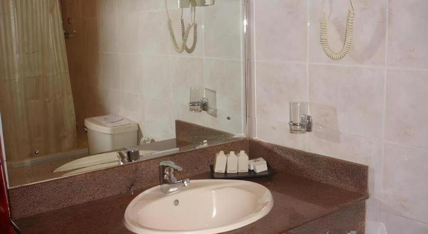 Devon Hotel Kandy Dış mekan fotoğraf