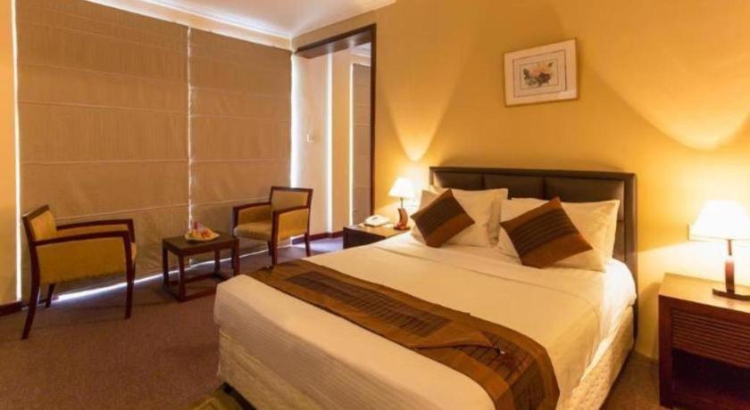 Devon Hotel Kandy Dış mekan fotoğraf