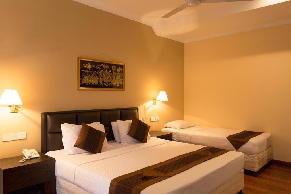 Devon Hotel Kandy Dış mekan fotoğraf
